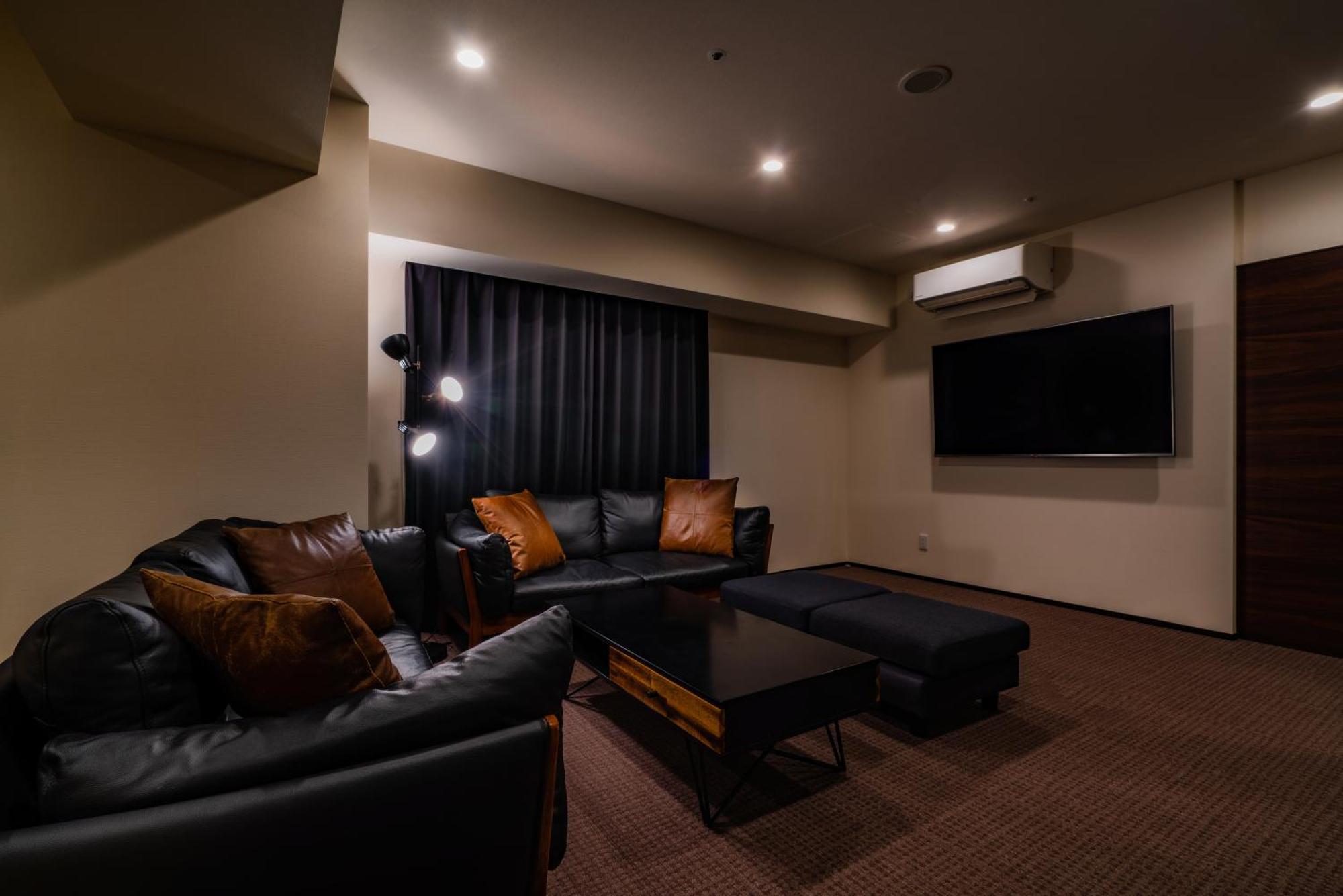 Randor Hotel Sapporo Suites Phòng bức ảnh A private karaoke box in Japan