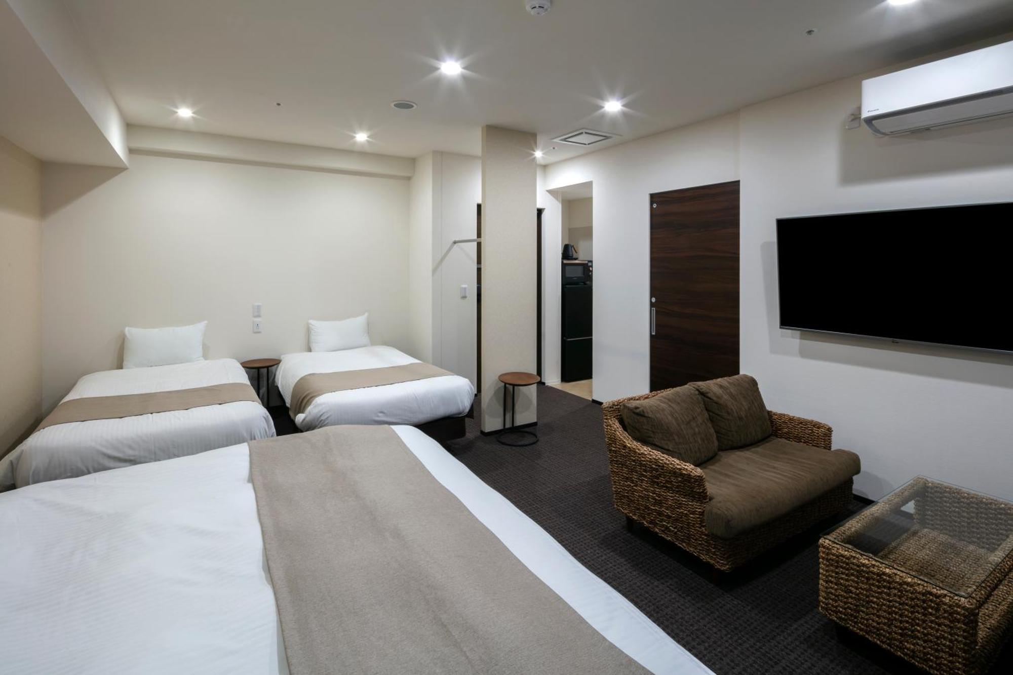 Randor Hotel Sapporo Suites Phòng bức ảnh A typical room at the hotel