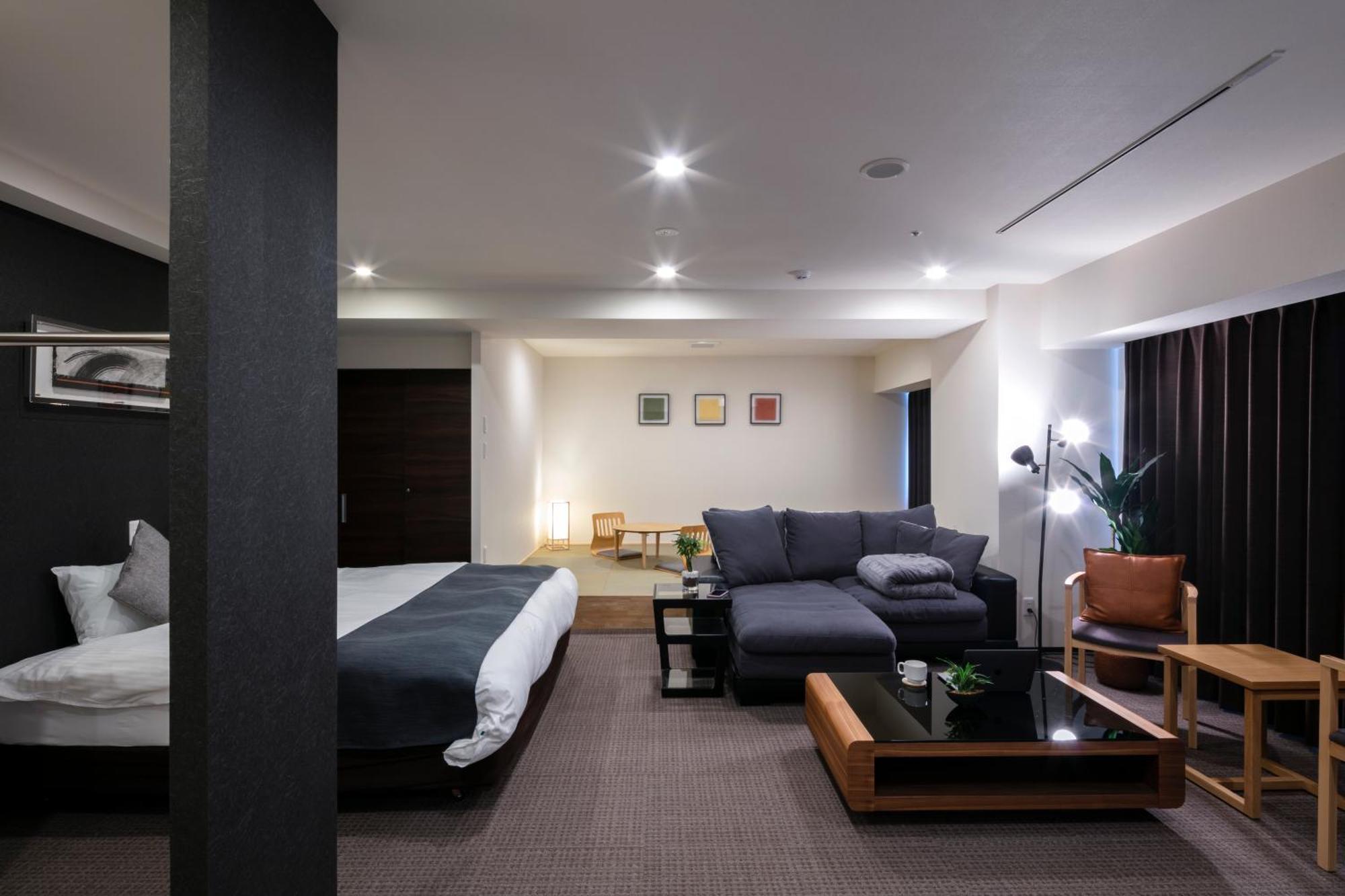 Randor Hotel Sapporo Suites Phòng bức ảnh A room at the hotel