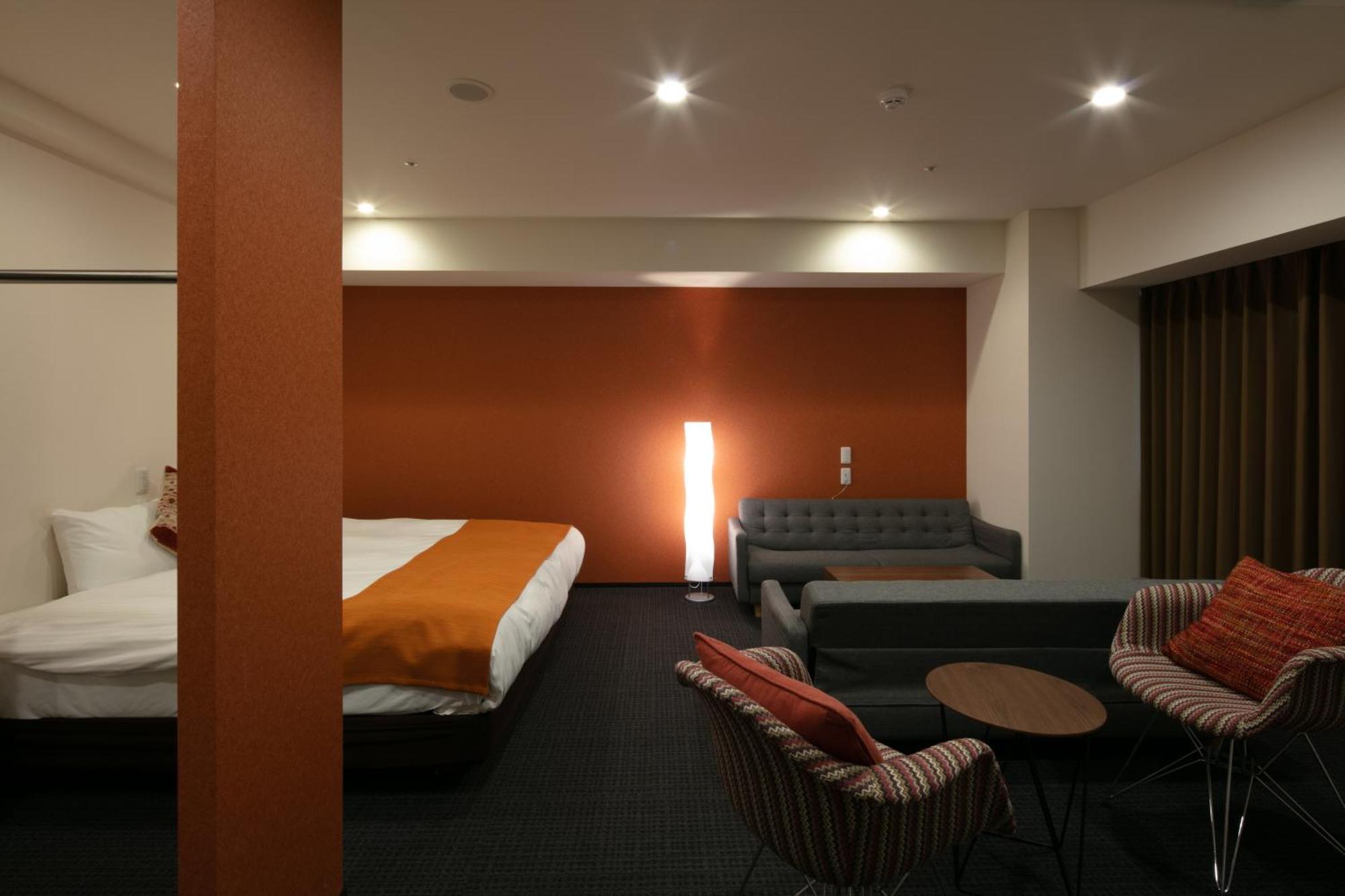 Randor Hotel Sapporo Suites Phòng bức ảnh A room at the hotel
