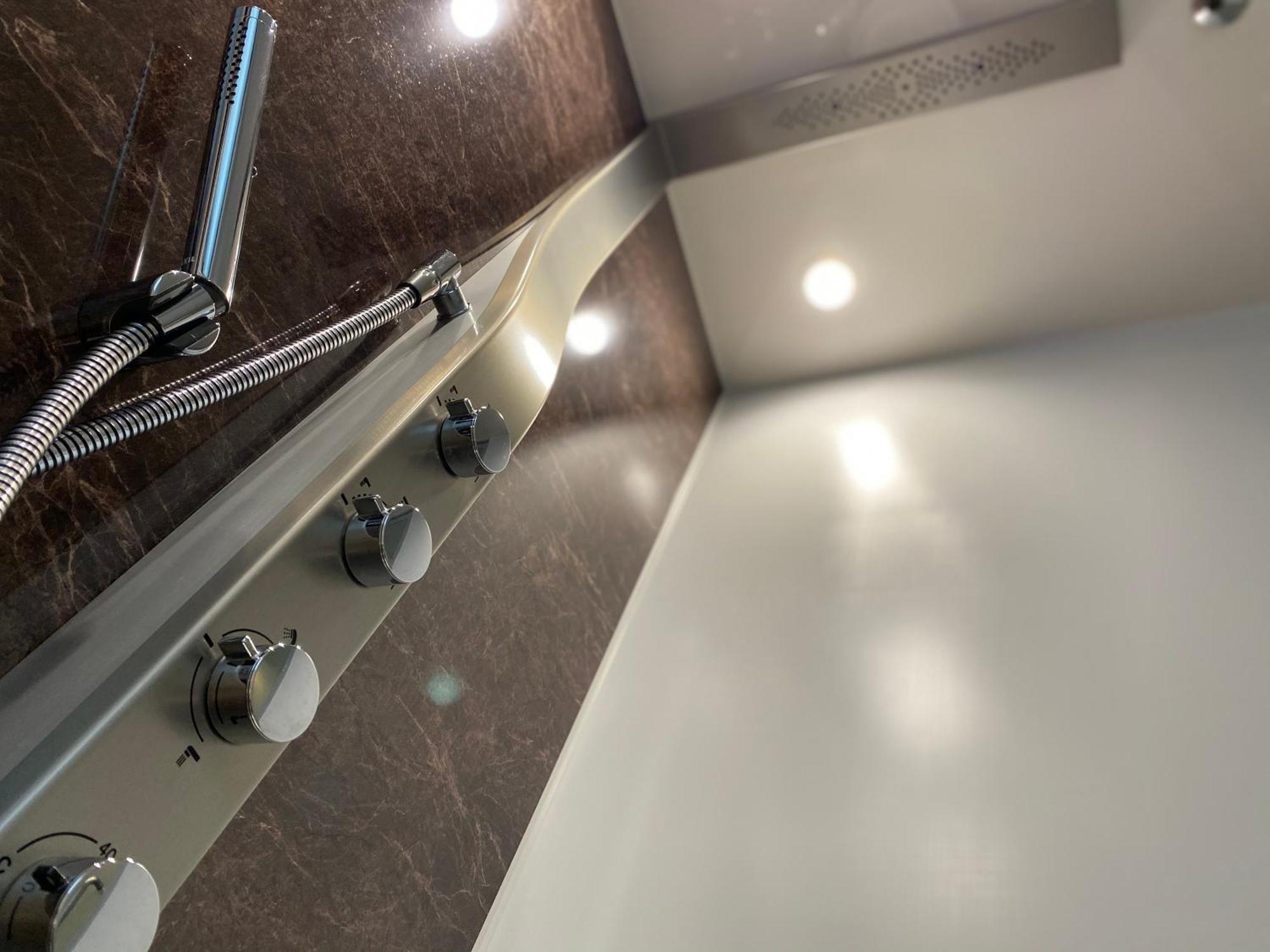 Randor Hotel Sapporo Suites Phòng bức ảnh Shower controls